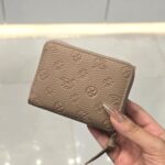 Embossed Design PU Leather Trifold Wallet with Back Chain ( Wallet- 076 khaki )